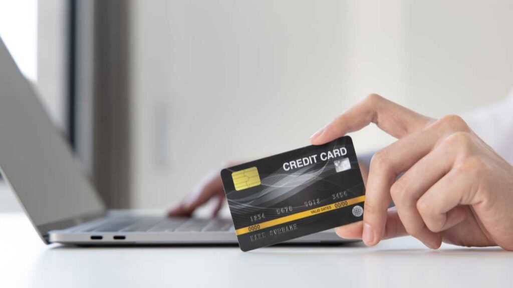 Parcelar a fatura do cartão de crédito é uma boa opção