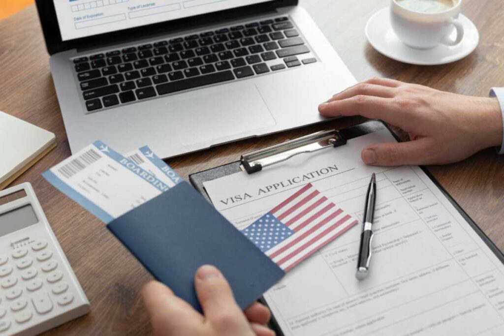 Tudo Que Você Precisa Saber Antes de Pagar a Taxa do Visto Americano